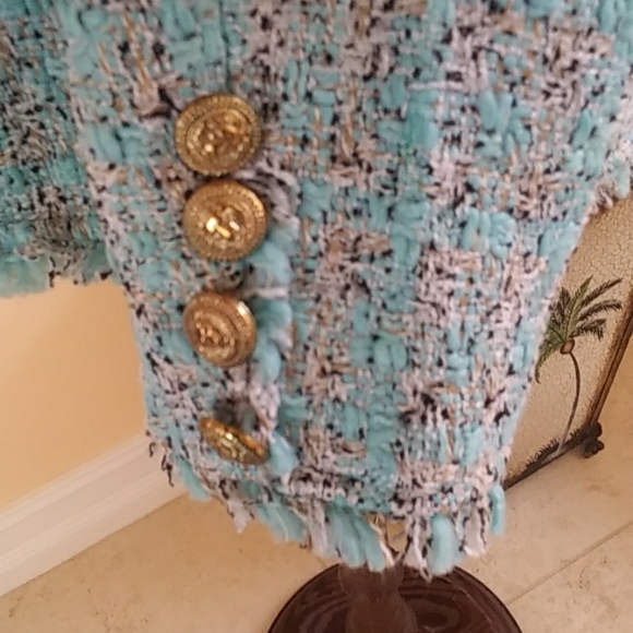 Beautiful Jacket. - Picture 5 of 8